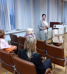 
Загадчык сектарам абслугоўвання чытальнага зала аддзела рэдкіх кніг і рукапісаў ЦНБ НАН Беларусі Н.М. Слука