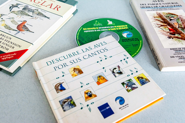 
Книги о птицах на разных языках мира