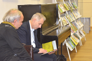 Презентация книги «Растения-агрессоры. Инвазионные виды»