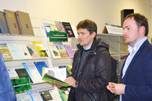 Презентация книги «Растения-агрессоры. Инвазионные виды»