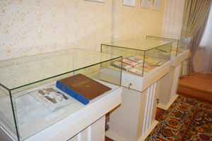 Выстава падчас творчага вечара Навума Гальпяровіча