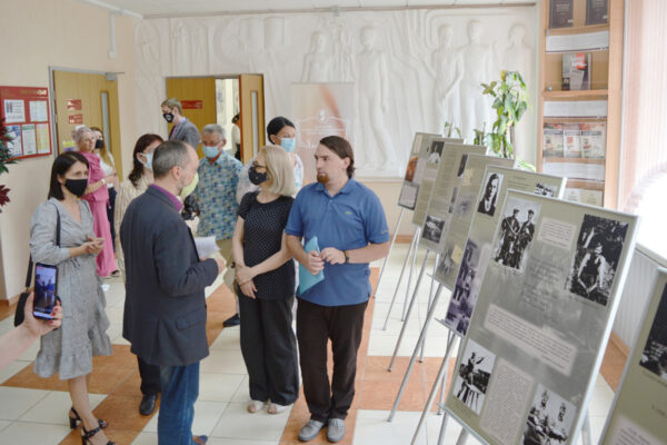 Выстава “Нас разлучыў няўмольны лёс…”, прысвечаная Юрыю Міцкевічу