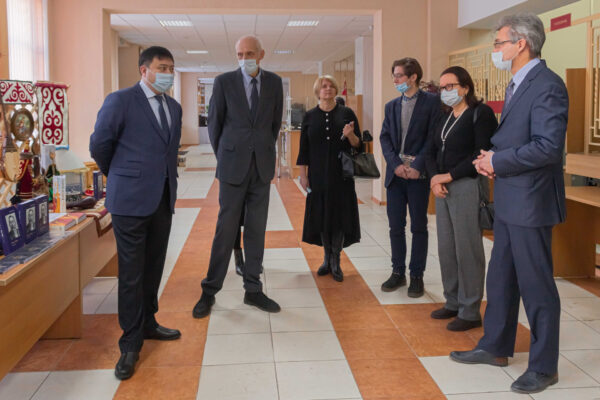 Прэзентацыя рамана-эпапеі Мухтара Аўэзава «Шлях Абая»