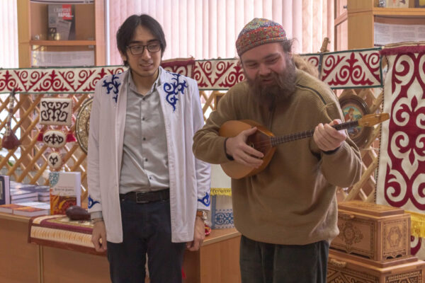 Прэзентацыя рамана-эпапеі Мухтара Аўэзава «Шлях Абая»