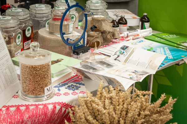 Выставка «100 гадоў беларускай акадэмічнай навукі»