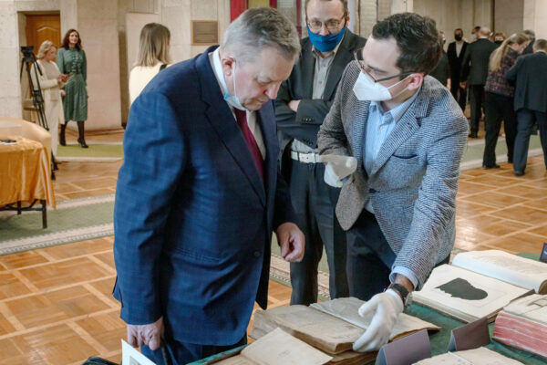 Выставка «100 гадоў беларускай акадэмічнай навукі»