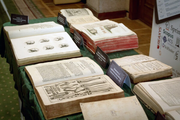 Выставка «100 гадоў беларускай акадэмічнай навукі»