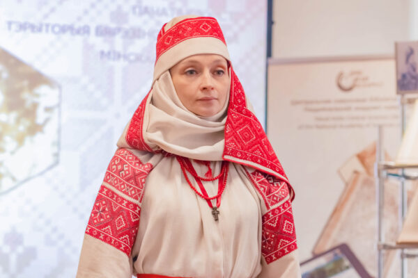 Прыгожыя ў прыгожым: Літаратура і мастацтва пра жанчын і для іх