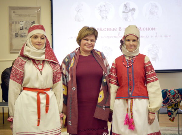 Прыгожыя ў прыгожым: Літаратура і мастацтва пра жанчын і для іх