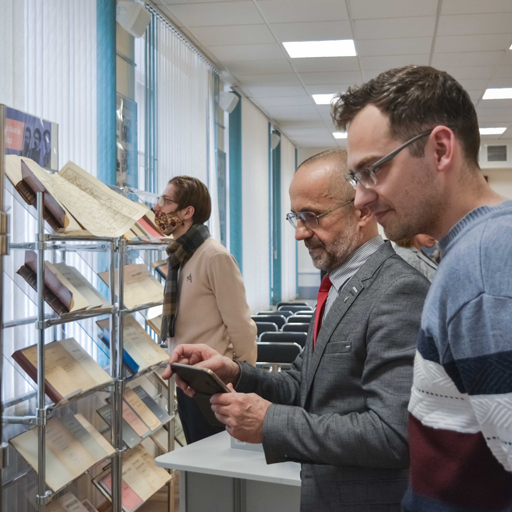 Кніжныя выставы да круглага стала “Біяграфіі вучоных у дакументах”