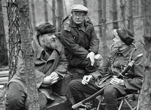 Над сабою ўзняцца. Алесь Адамовіч (1927–1994)