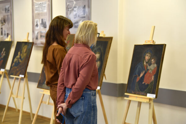 Нязгаснае святло матчынай любові. Імпрэза да Дня маці