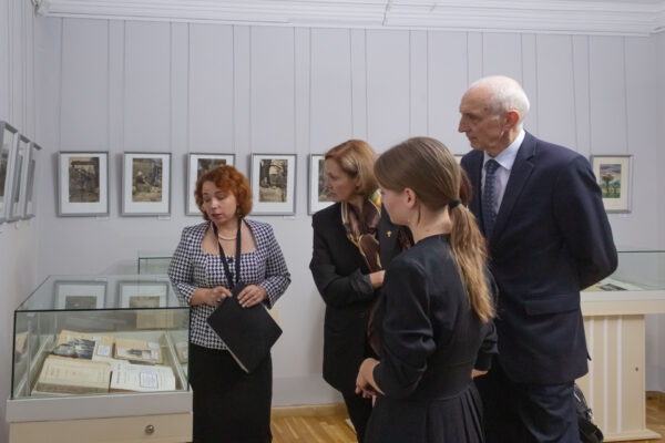 Ад усяго сэрца, ад усёй душы: інскрыпты Якуба Коласа на кнігах