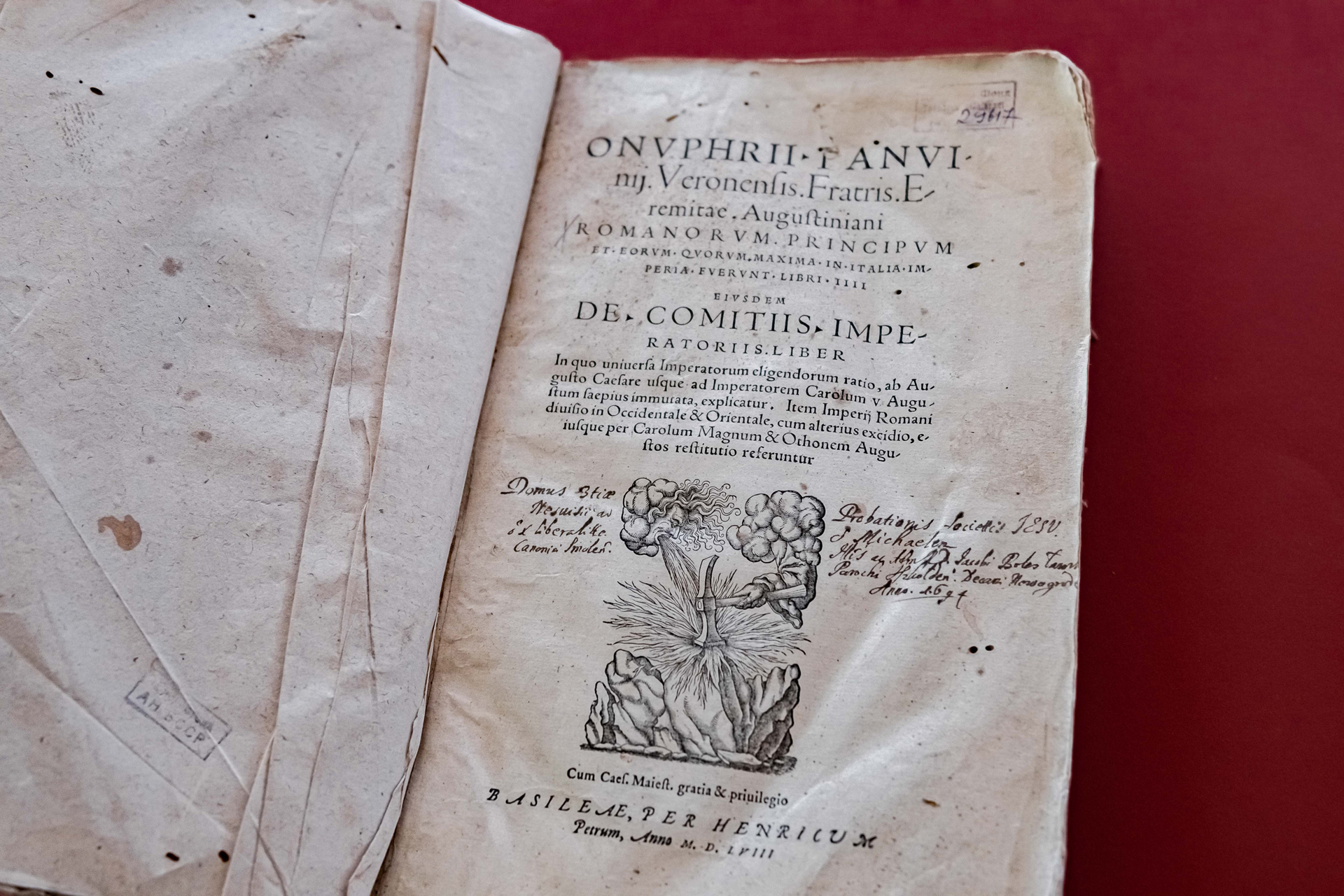 «Romanorum principum et eorum quorum maxima in Italia imperia everunt»