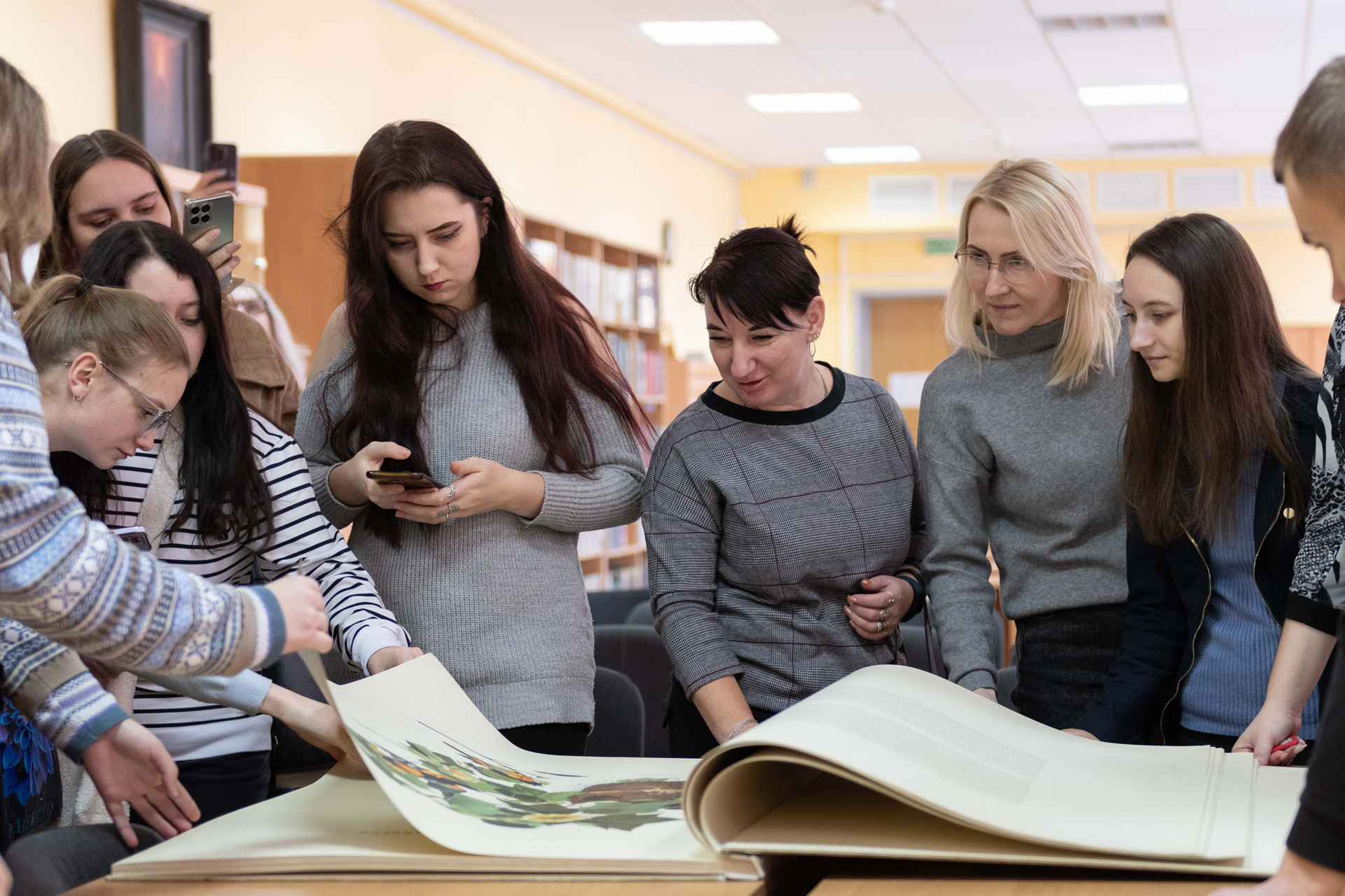 Экскурсия для студентов заочной формы получения образования ФИДК БГУКи
