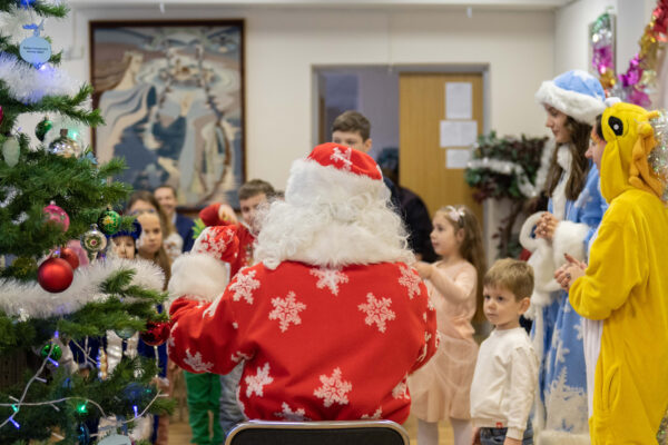 Традиционный новогодний утренник для детей