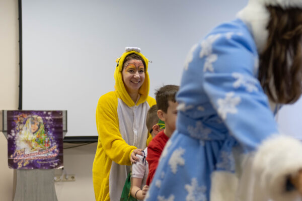 Традиционный новогодний утренник для детей