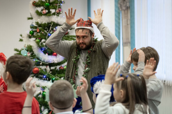 Традиционный новогодний утренник для детей