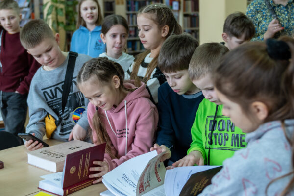 На каникулах – в библиотеку!