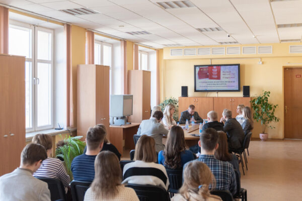 Круглый стол «Становление политико-правовой системы Беларуси»