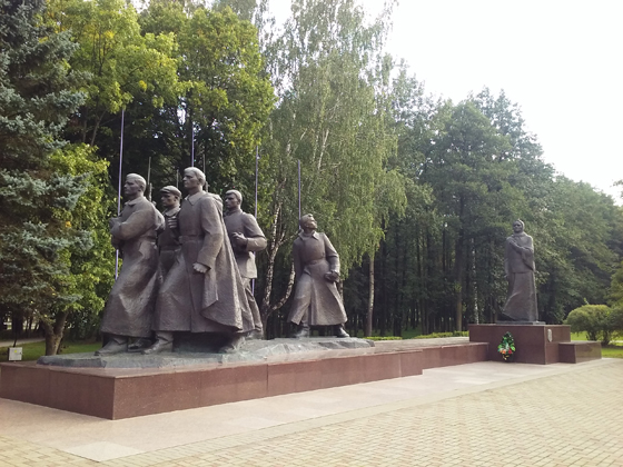 Образ матери, ждущей возвращения сыновей с фронта один из самых сильных и памятных нам образов
