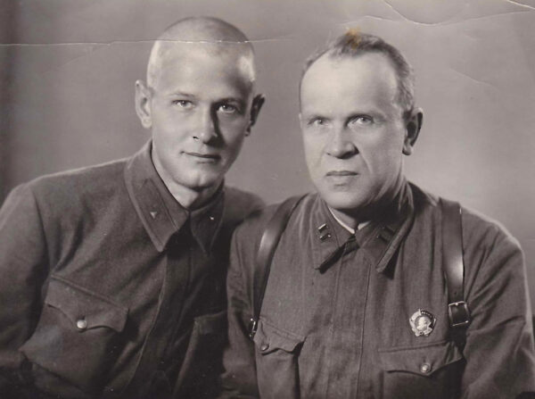 С сыном Борисом. 1942 г.