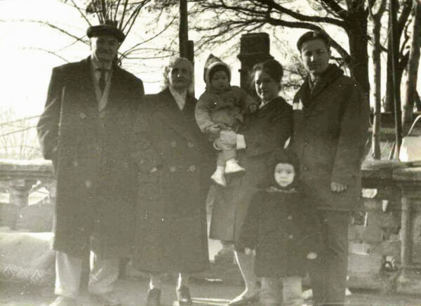 Семейное фото: А.В. Богданович с женой и семьей дочери