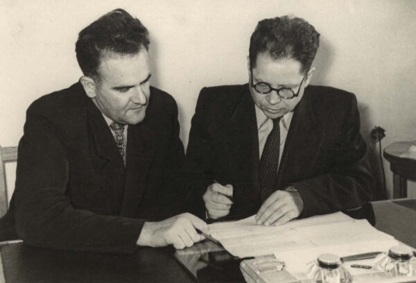 С Янкой Брылем. 1958 г.