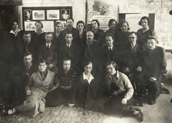 А.В. Богданович среди слушателей Литературных курсов (Магнитогорск, 1936 г.) – во втором ряду первый слева
