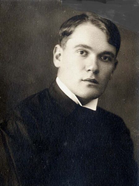 Алесь Каратай (Максим Лужанин). 1930 г.