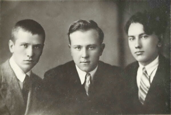 В. Кондратеня, Я. Козеко, И. Грамович. 1937 г.