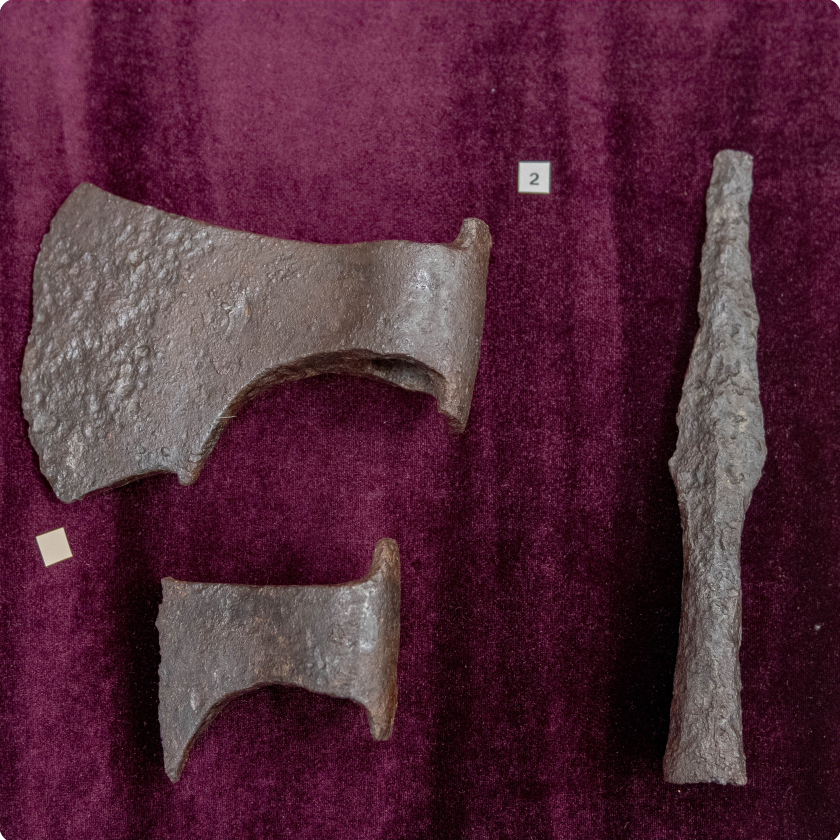 Археологические находки из грунтового могильника XIV–XVI века