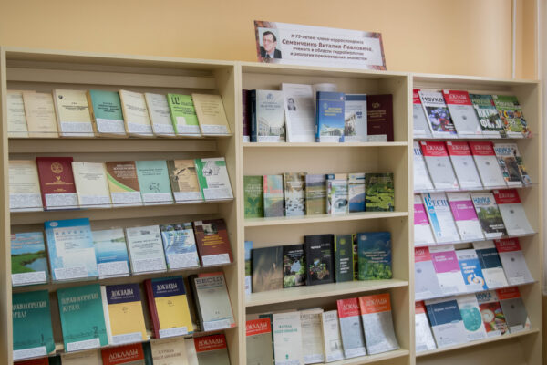 Выставка «К 75-летию члена-корреспондента В.П. Семенченко»