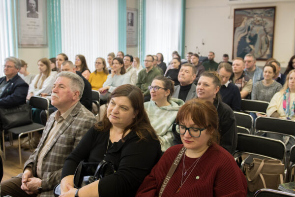Презентация книги «100 растений и грибов Беларуси»