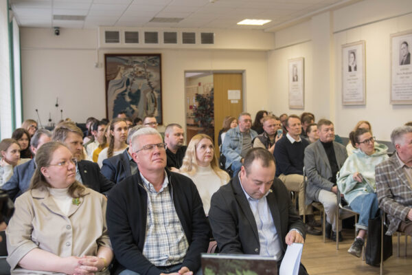 Презентация книги «100 растений и грибов Беларуси»